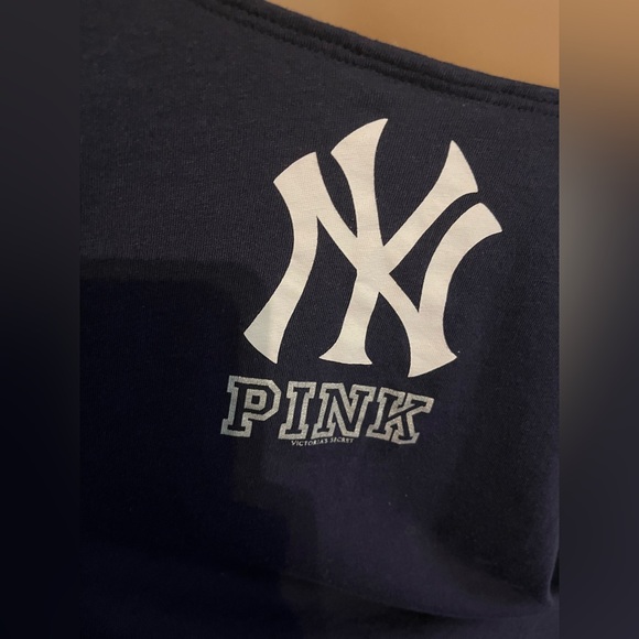 Victoria’s Secret PINK New York Yankees Navy Cropped Top - Picture 14 of 16